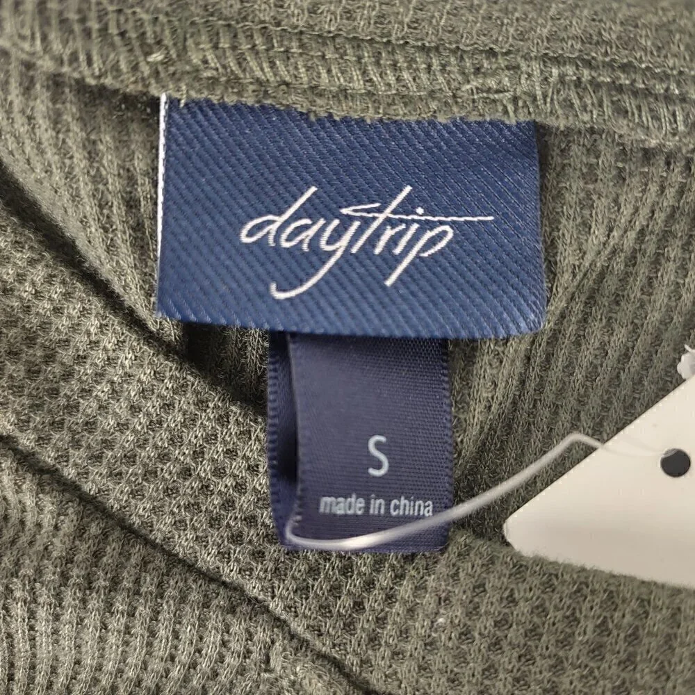 Daytrip Dusty Olive Mixed Media Free Spirit Floral Sleeve Side Tie Top Sz S (NWT - Picture 13 of 14